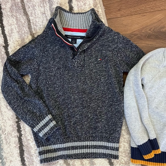 Set of two boys preppy sweaters Izod Tommy Hilfiger, size 5 - Picture 2 of 10